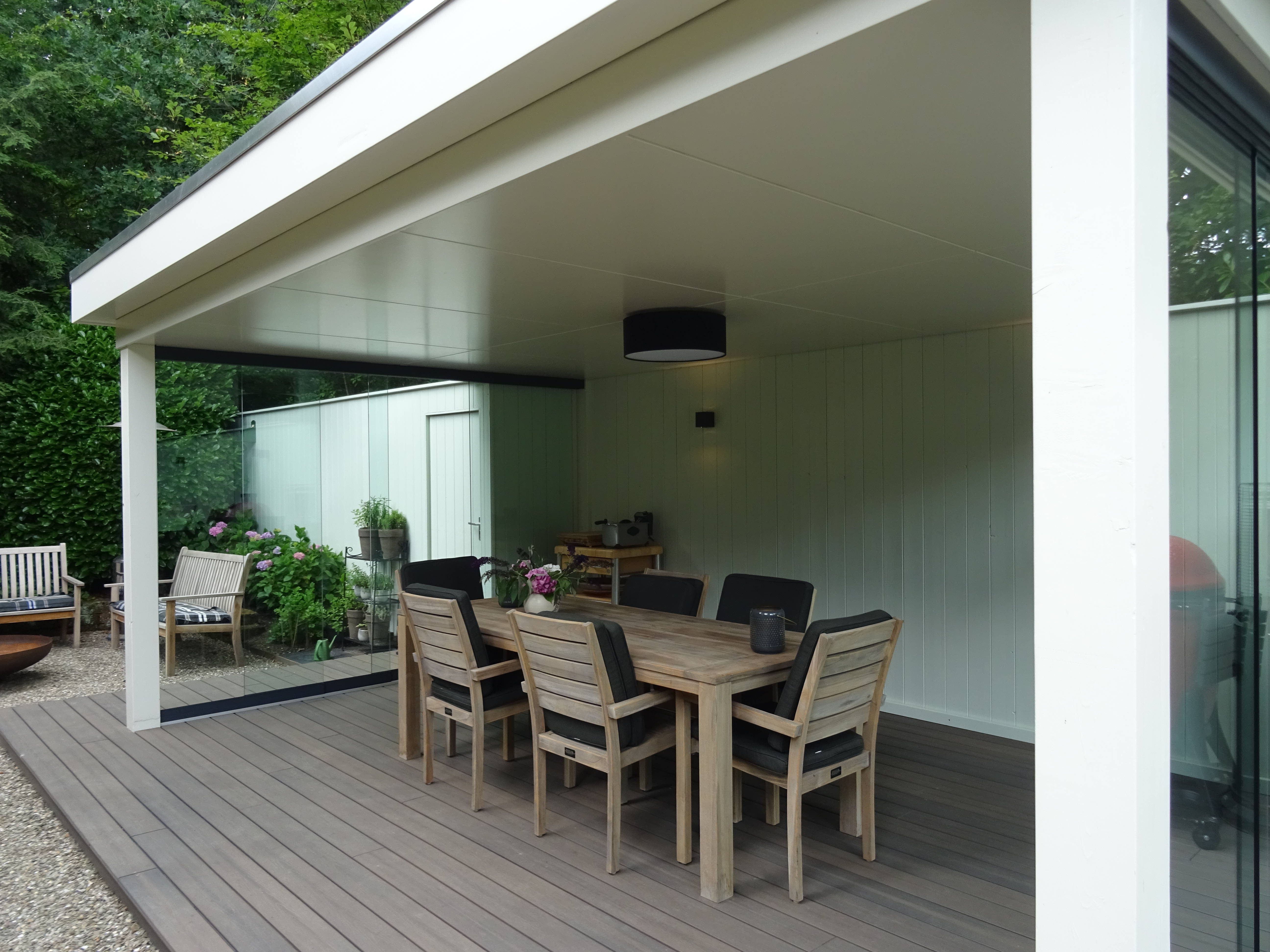 Witte overkapping in Oosterbeek - Van der Heijden